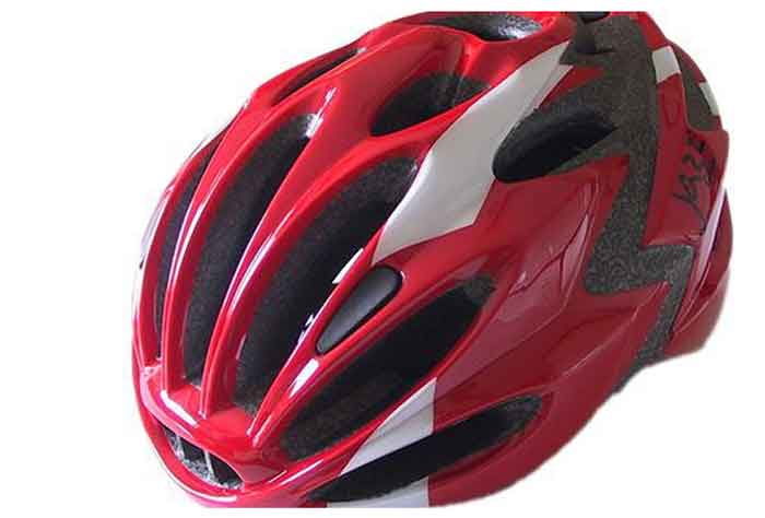 Casque rouge brillant